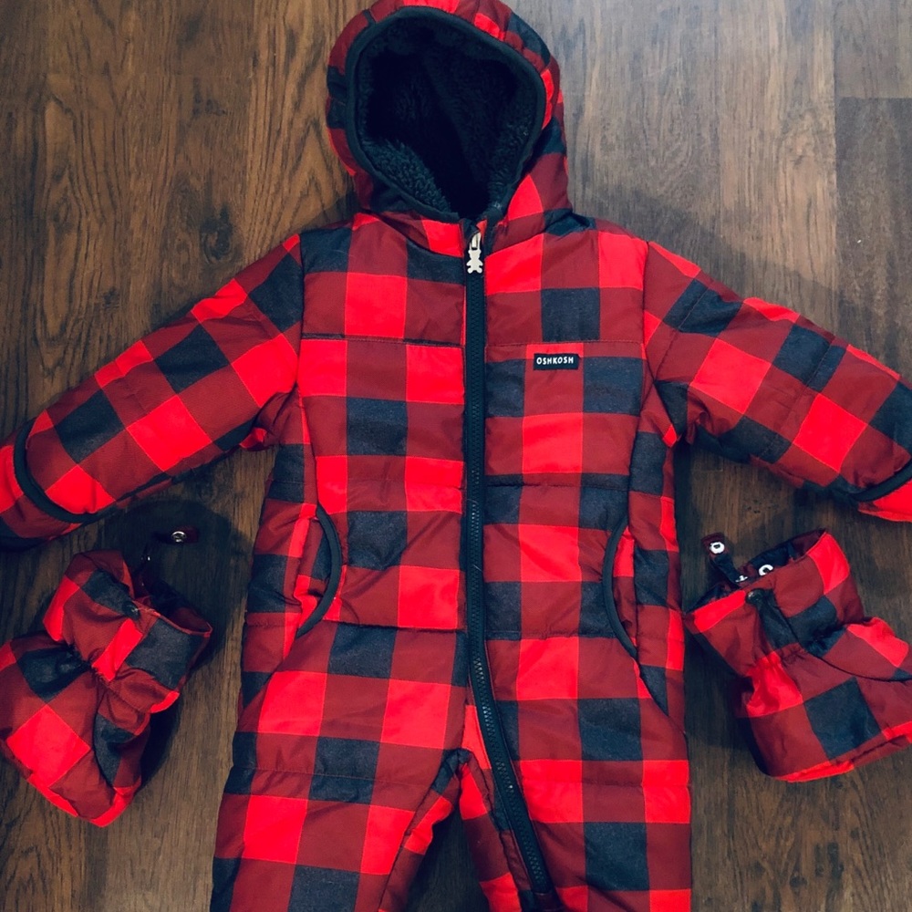 OSHKOSH B’gosh 18 mo SNOWSUIT W/ BOOTIES